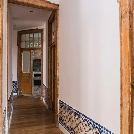 Alfama Chic 3 *